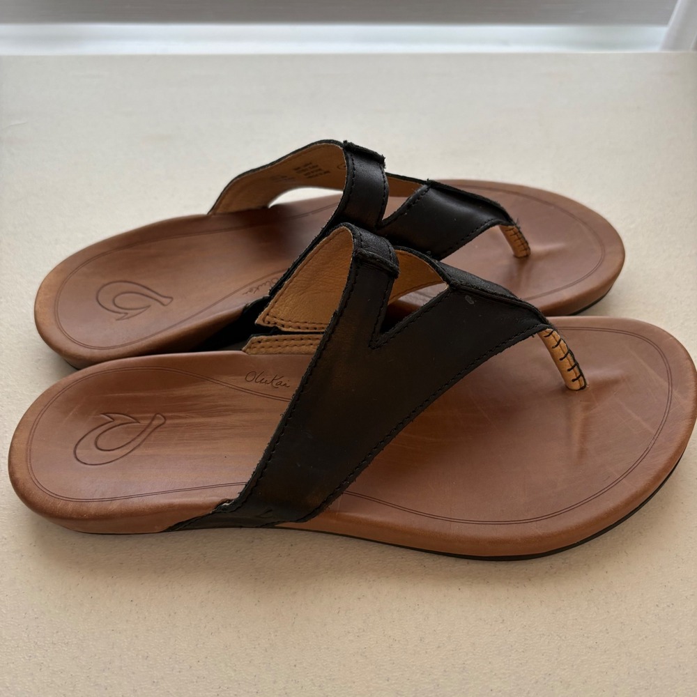 OluKai Lala Women's 8 Black Leather Thong Sandals Comfort Flip Flops